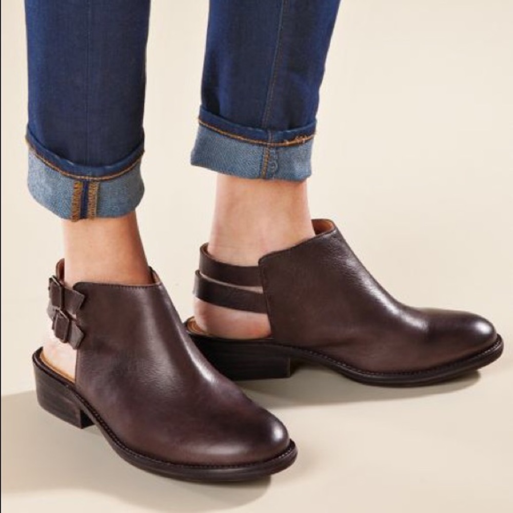 Latigo Cupcake 8 1/2 open back booties in Espresso